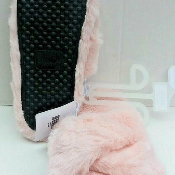 Rooted Soul Clothing CO. Womens Cozy Pink Fur Slipper - Picture 3 of 3